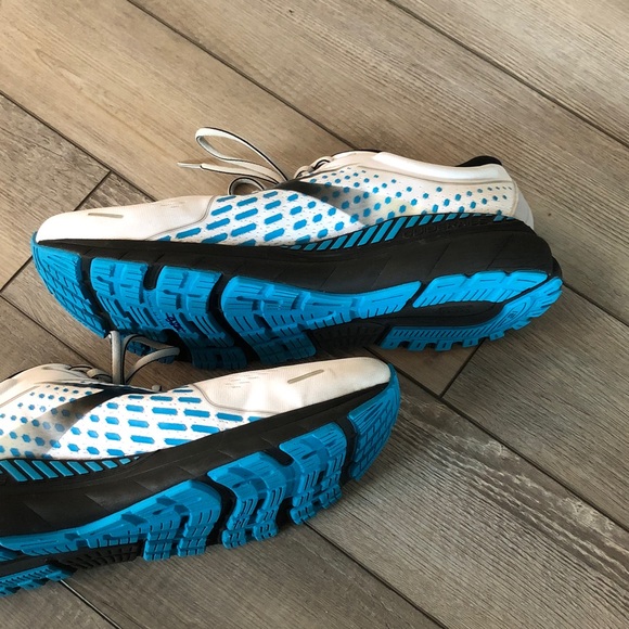 Brooks White and Blue Athletic Sneakers size 15 main image 12